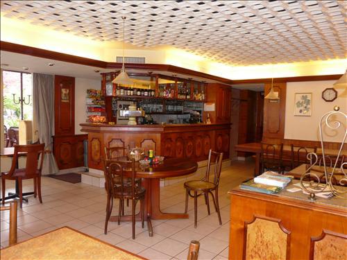 La Dent-du-midi & Restaurant होटल